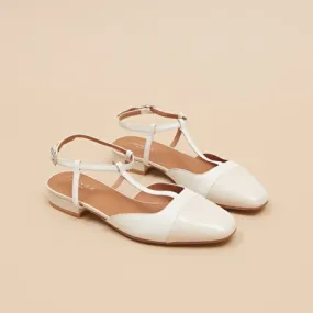 Ballet flats with adjustable buckles in ecru leather and patent