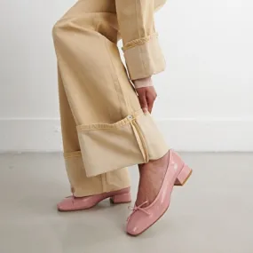 Ballet flats with low heels in pink pleated patent