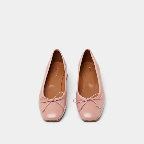 Ballet flats with low heels in pink pleated patent