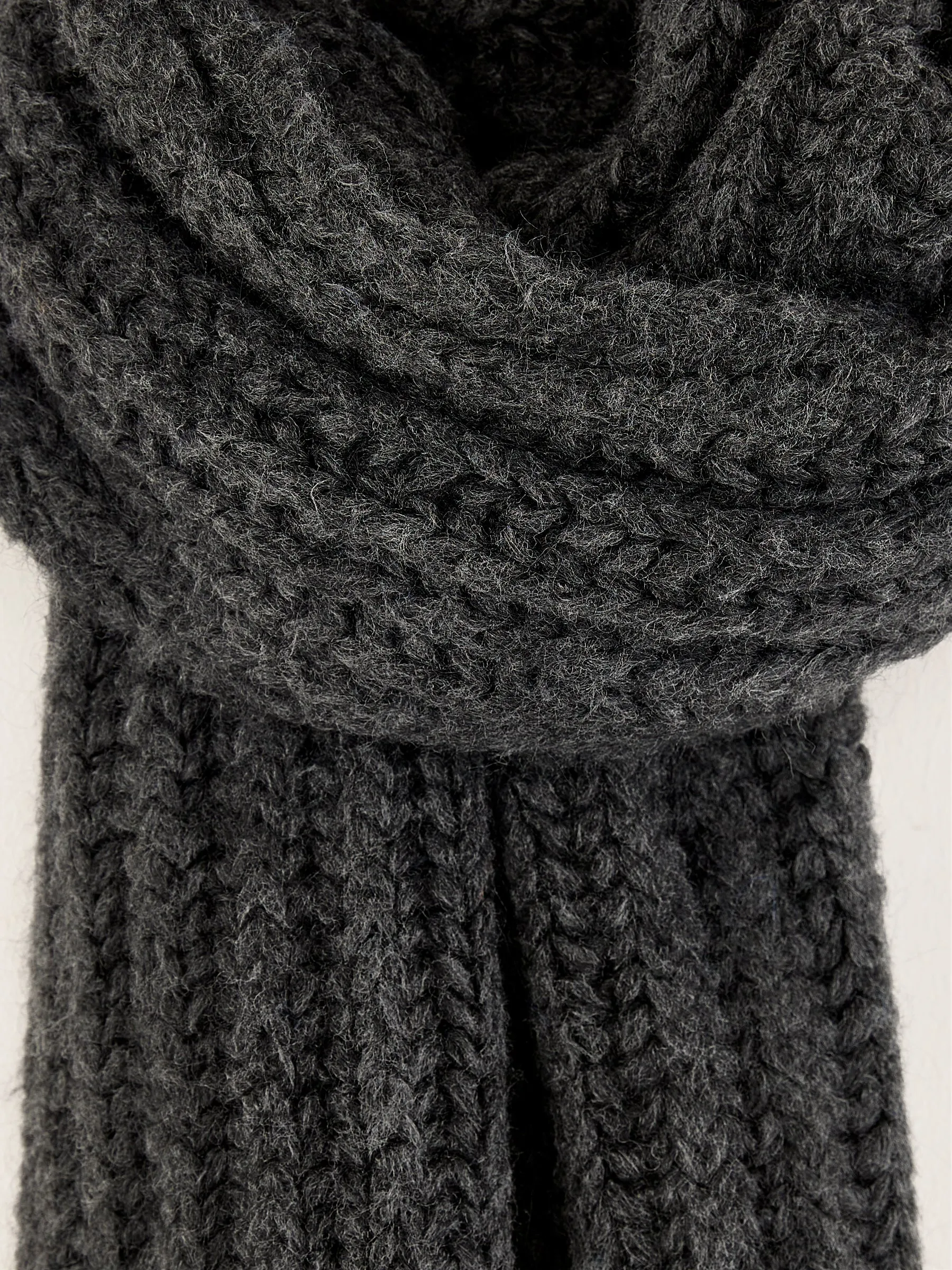 LIOKO SCARF (242 / M / MID GREY)