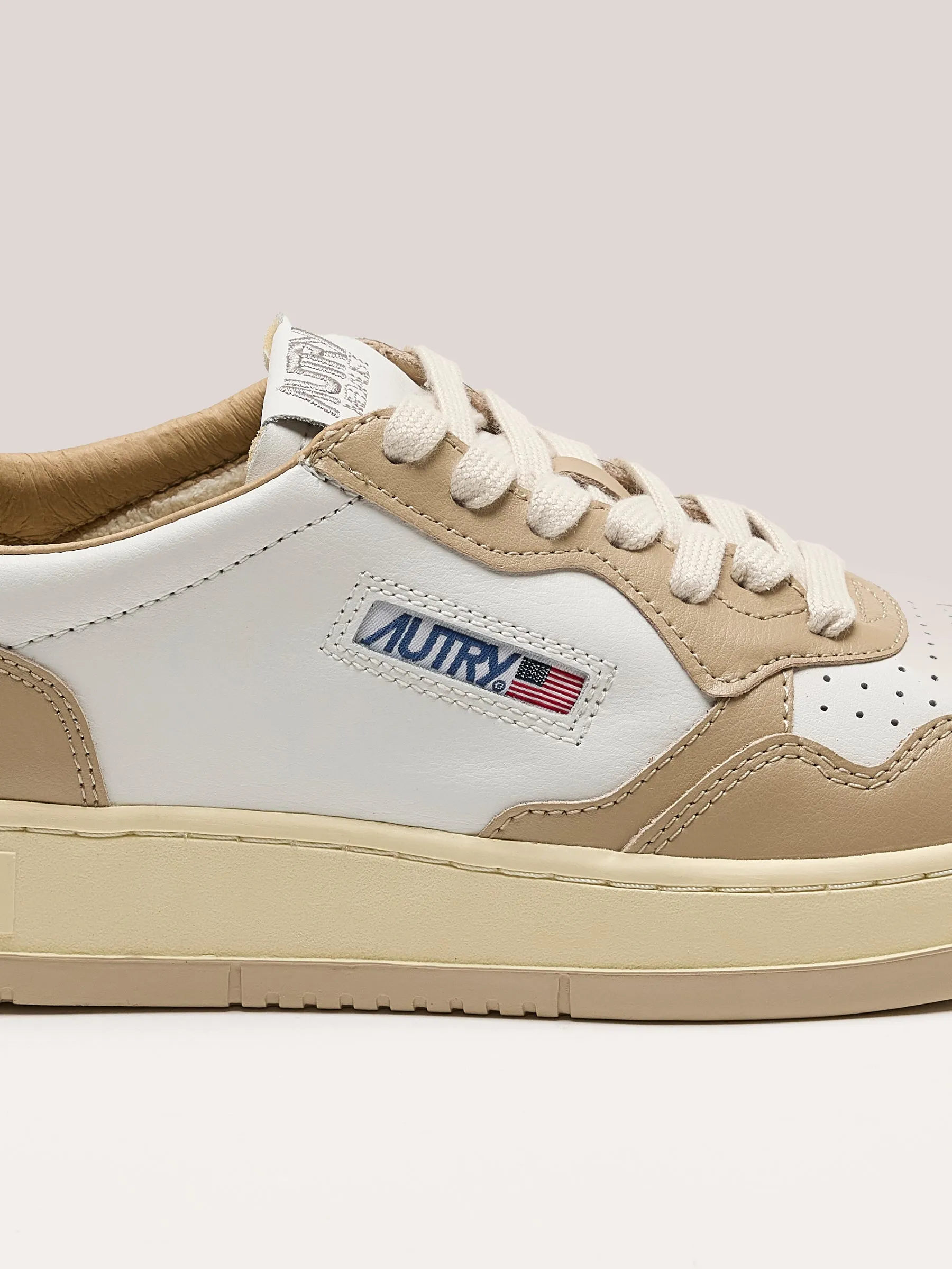 MEDALIST LOW BICOLOR FOR WOMEN (242 / W / BEIGE)